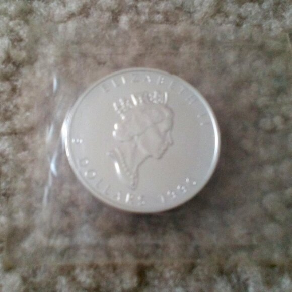 1 oz Silver Maple Leaf Coin Bullion - 1990 Canada: $5. Sealed. Uncirculated. New - Picture 3 of 4
